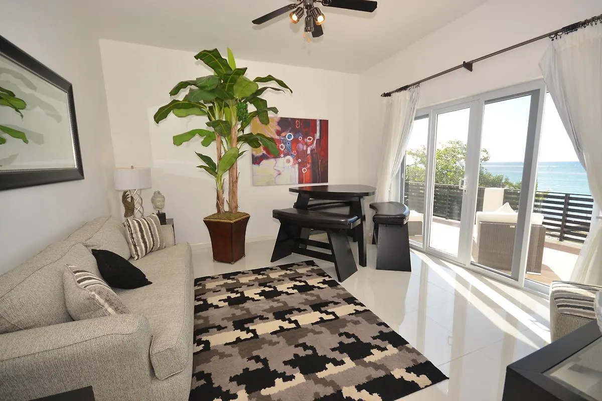 Dreamtime By The Sea Seven Bedroom Villa モンテゴ・ベイ