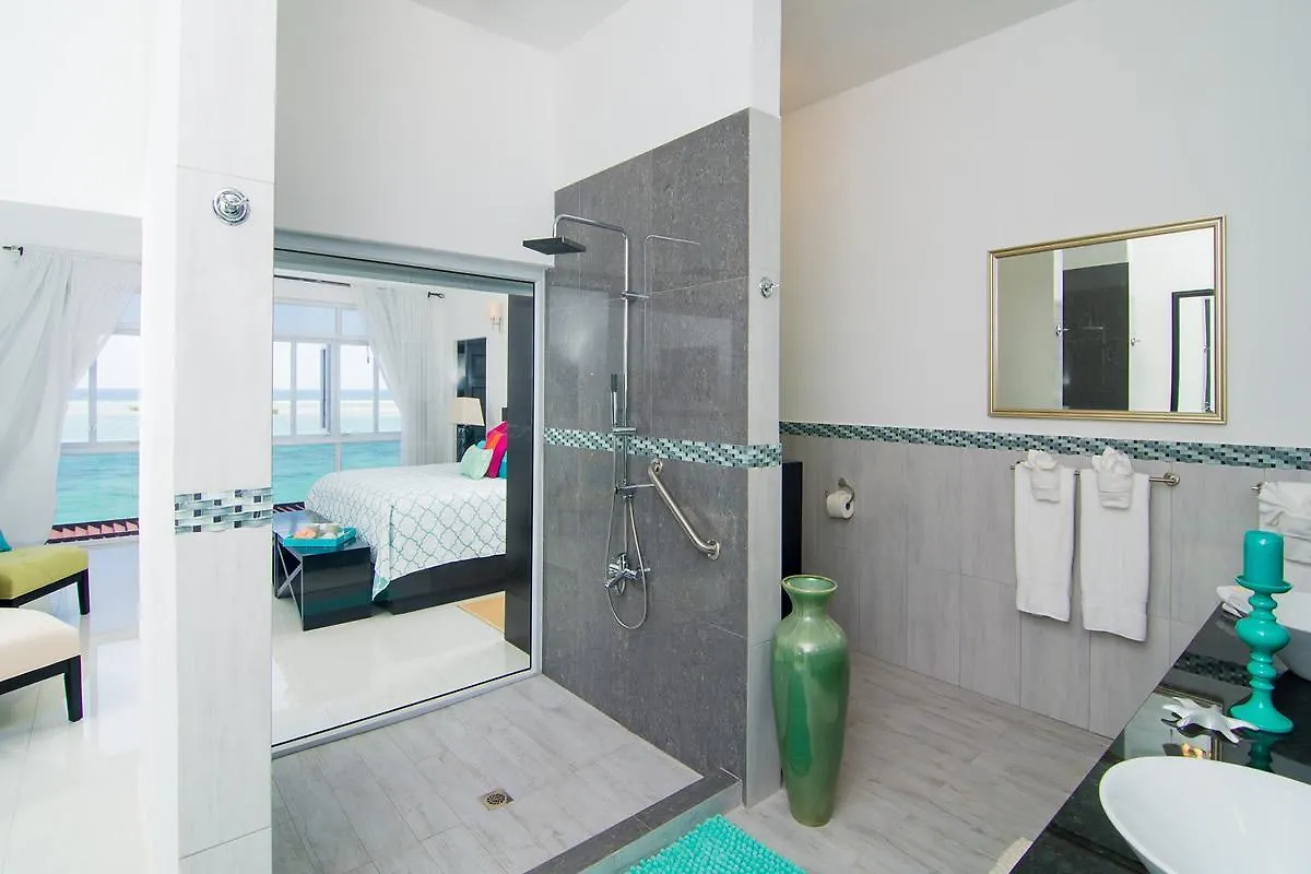 Dreamtime By The Sea Seven Bedroom Villa モンテゴ・ベイ